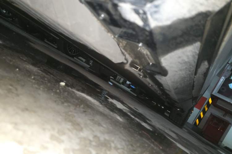 Used XPeng P5 2022 550E Chassis Front Left