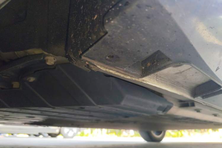 Used XPeng P5 2022 550E Chassis Front Left