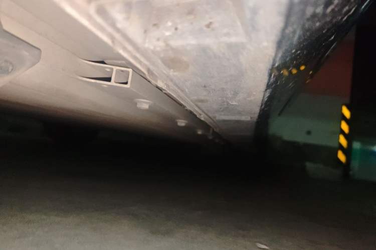 Used XPeng P5 2022 550E Chassis Front Left