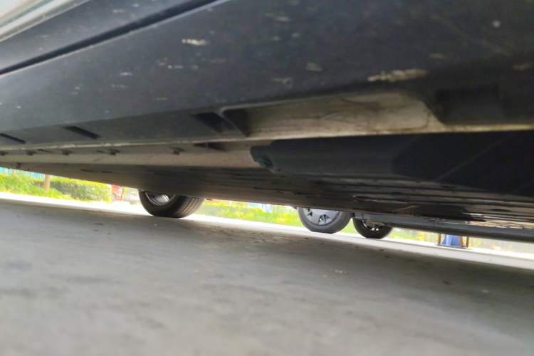Used XPeng P5 2022 550E Chassis Front Right