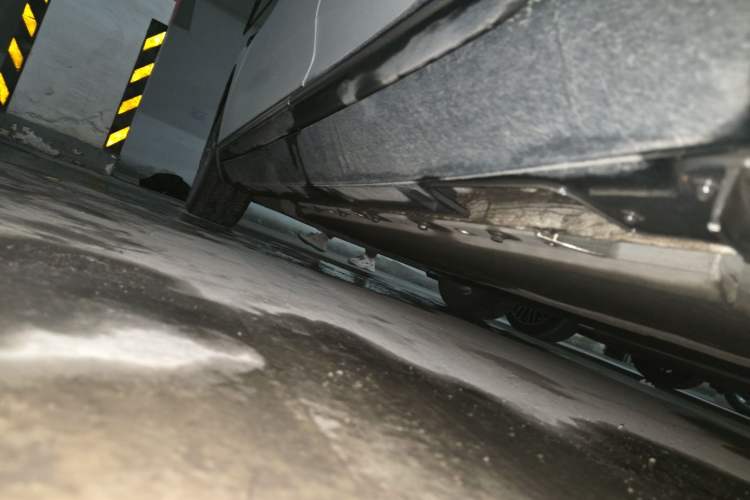 Used XPeng P5 2022 550E Chassis Rear Left