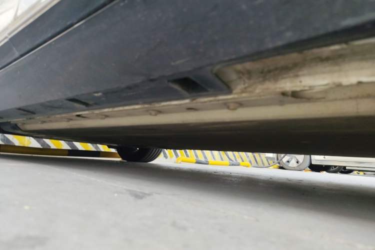 Used XPeng P5 2022 550E Chassis Rear Left