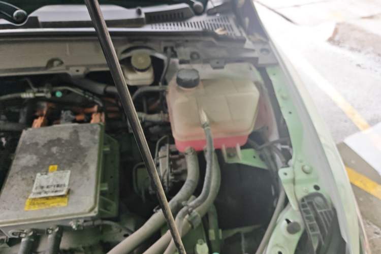 Used XPeng P5 2022 550E Engine Bay Left