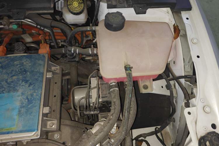 Used XPeng P5 2022 460E+ Engine Bay Left