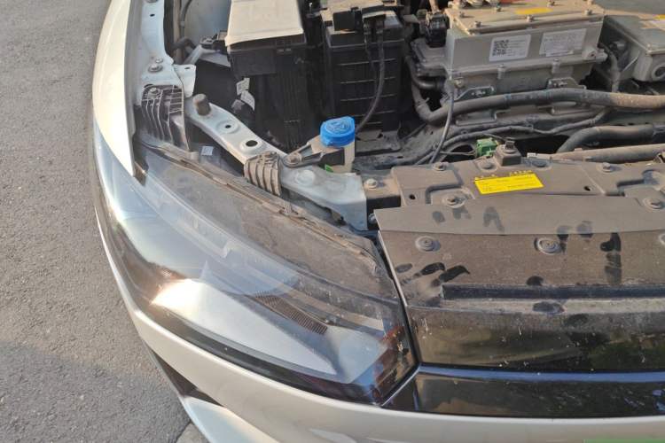 Used XPeng P5 2022 460E+ Engine Bay Right