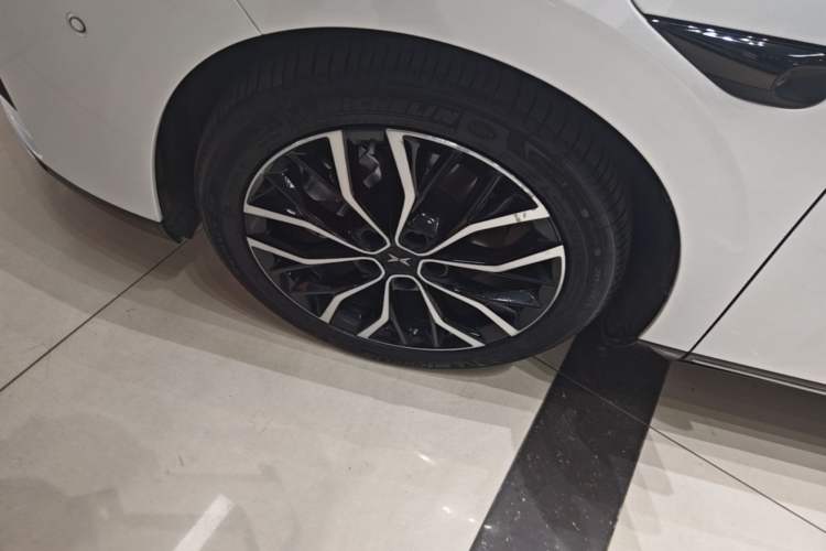 Used XPeng P5 2022 550P Exterior 4