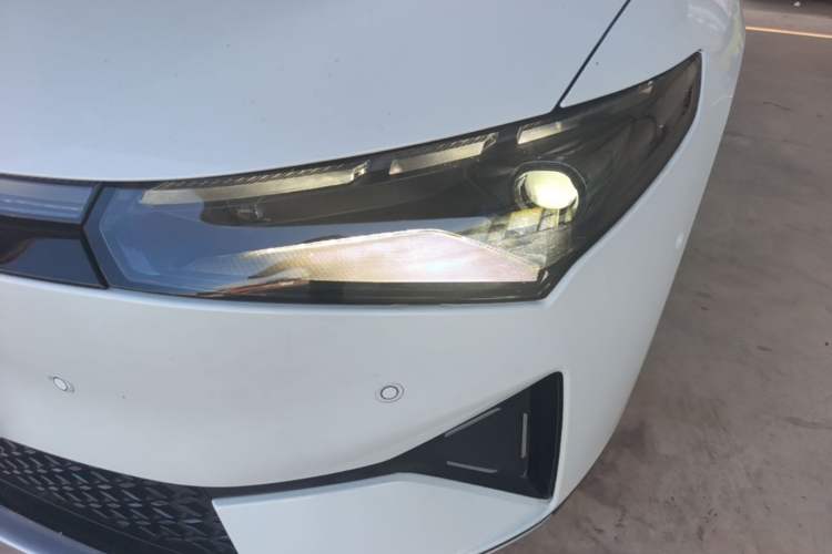 Used XPeng P5 2022 550E Left Front Headlight