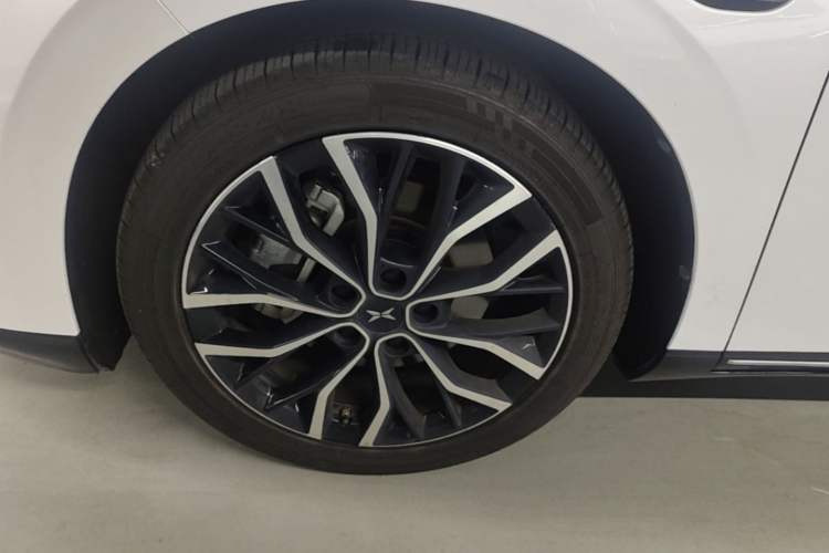 Used XPeng P5 2022 600P Left Front Wheel Hub