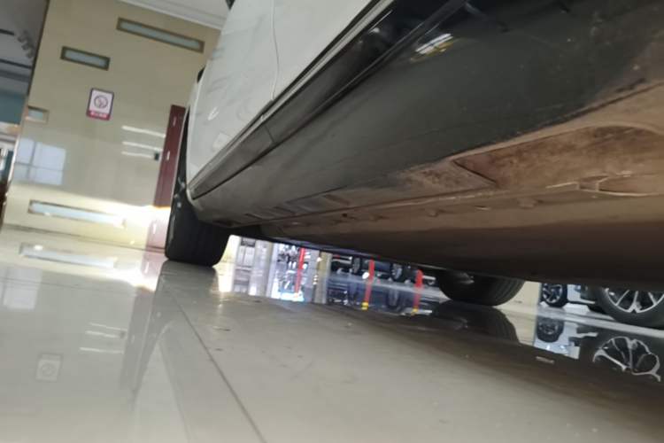 Used XPeng P5 2022 550P Left Side Sill