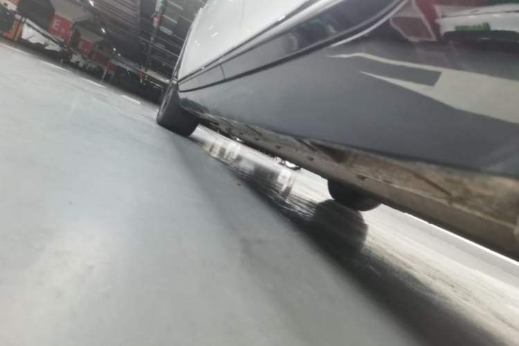 Used XPeng P5 2022 550E Left Side Sill