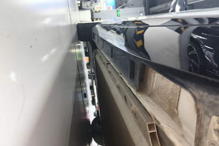 Used XPeng P5 2022 460E+ Left Side Sill