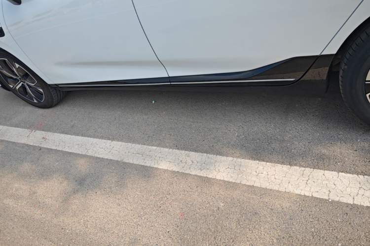 Used XPeng P5 2022 550E Left Side Sill