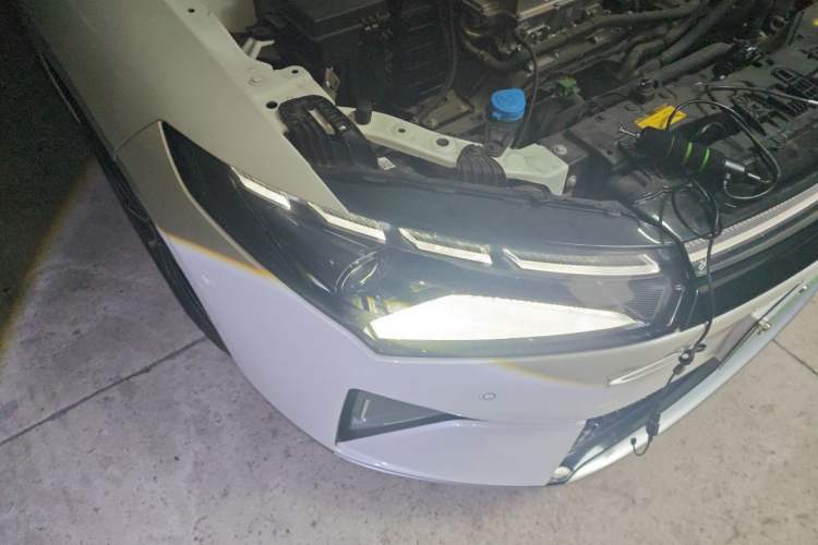 Used XPeng P5 2022 550E Right Front Headlight