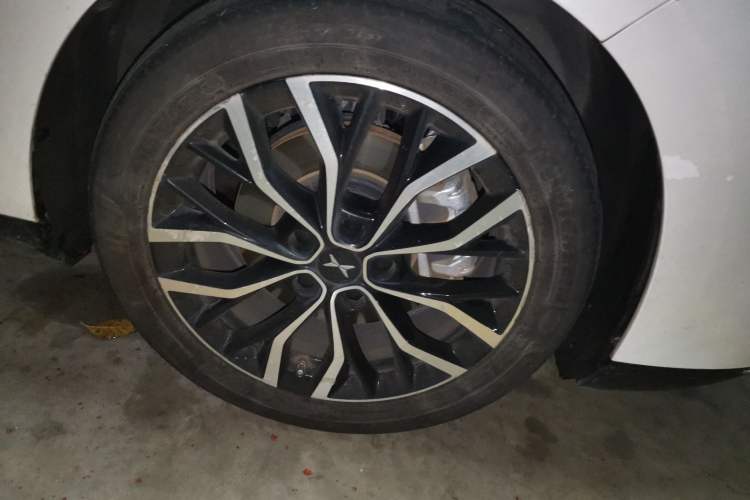 Used XPeng P5 2022 460E+ Right Front Wheel Hub