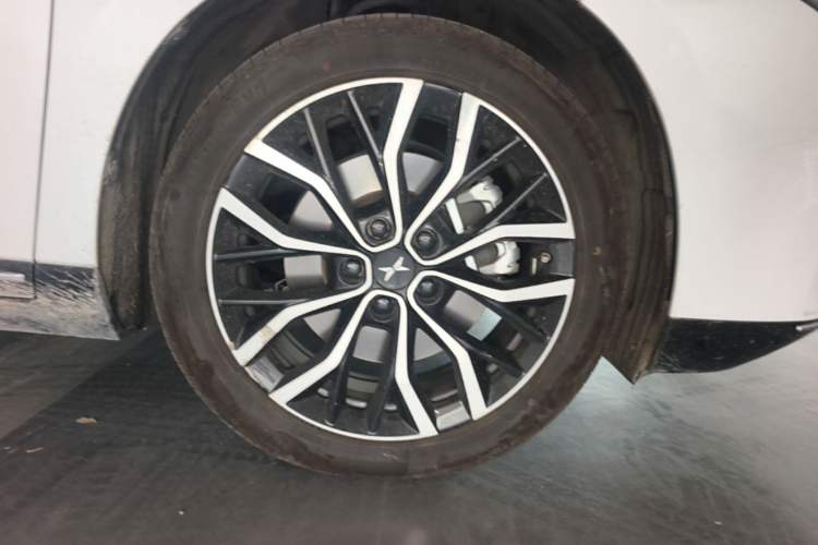 Used XPeng P5 2022 460E+ Right Front Wheel Hub