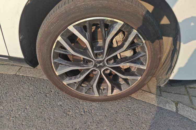 Used XPeng P5 2022 460E+ Right Front Wheel Hub