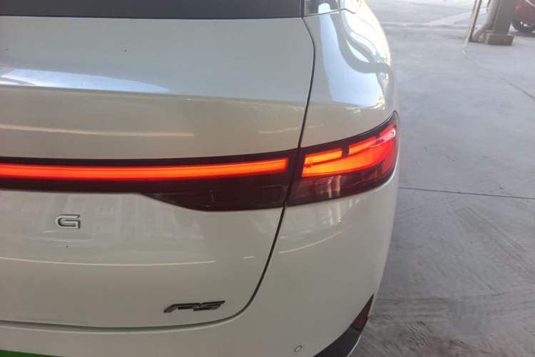 Used XPeng P5 2022 550E Right Rear Taillight