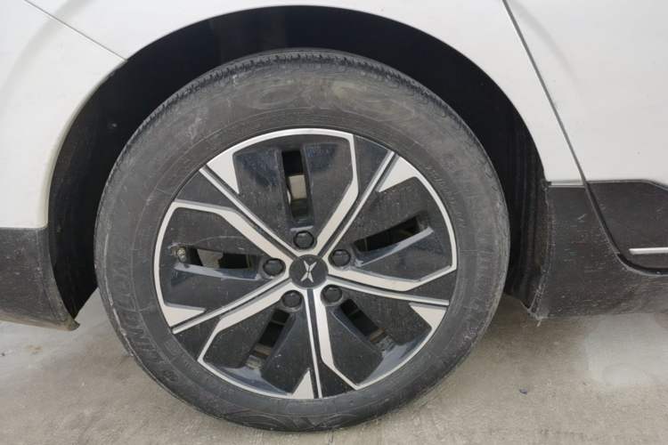 Used XPeng P5 2022 550E Right Rear Wheel Hub
