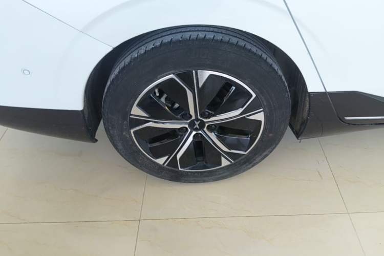 Used XPeng P5 2022 550E Right Rear Wheel Hub