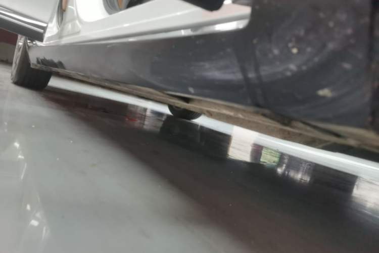 Used XPeng P5 2022 550E Right Side Sill
