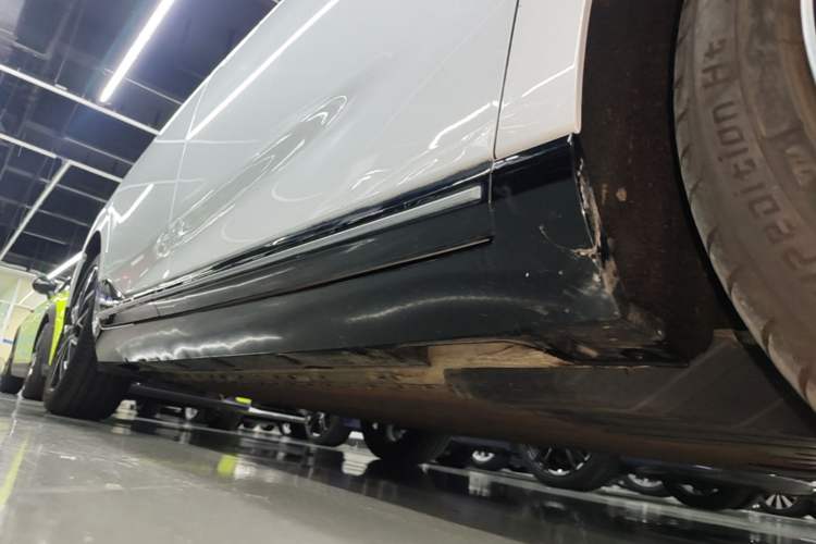 Used XPeng P5 2022 600P Right Side Sill
