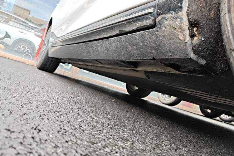 Used XPeng P5 2022 550P Right Side Sill