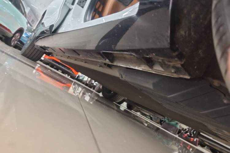 Used XPeng P5 2022 550P Right Side Sill