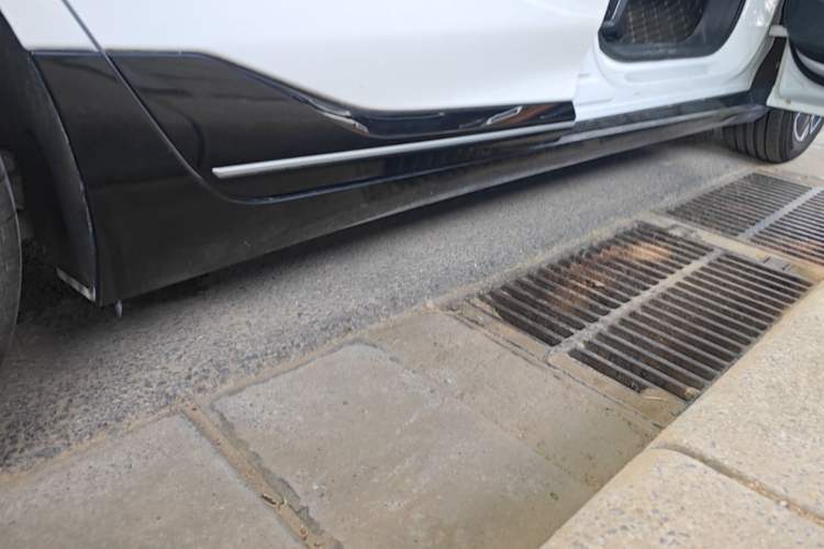 Used XPeng P5 2022 550E Right Side Sill