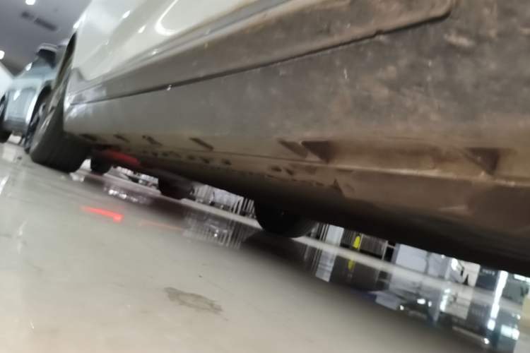 Used XPeng P5 2022 600P Right Side Sill