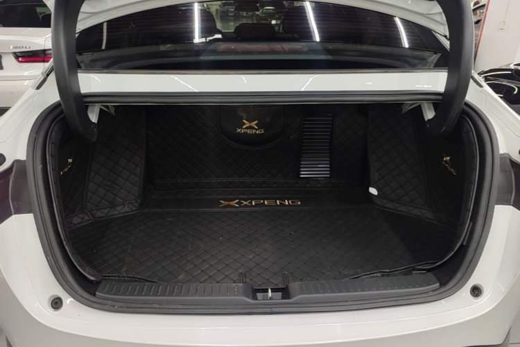 Used XPeng P5 2022 600P Trunk