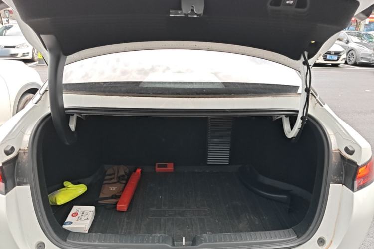Used XPeng P5 2022 550P Trunk