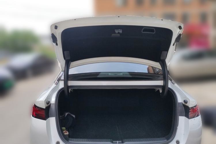 Used XPeng P5 2022 550E Trunk
