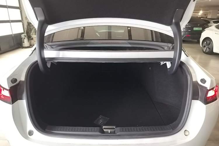 Used XPeng P5 2022 460E+ Trunk