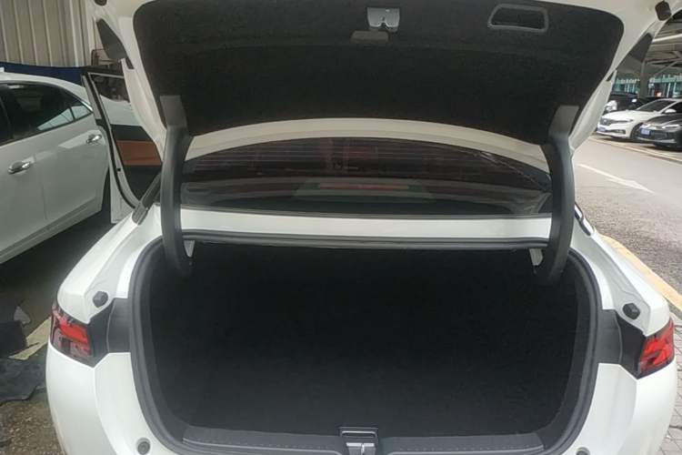 Used XPeng P5 2022 460E+ Trunk
