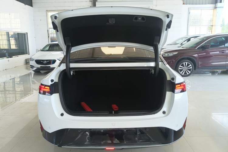 Used XPeng P5 2022 550E Trunk