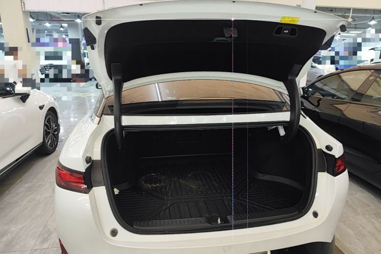 Used XPeng P5 2022 550P Trunk