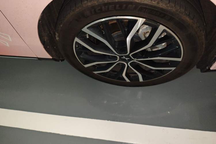 Used XPeng P5 2023 Smart Drive Edition Right Front Wheel Hub
