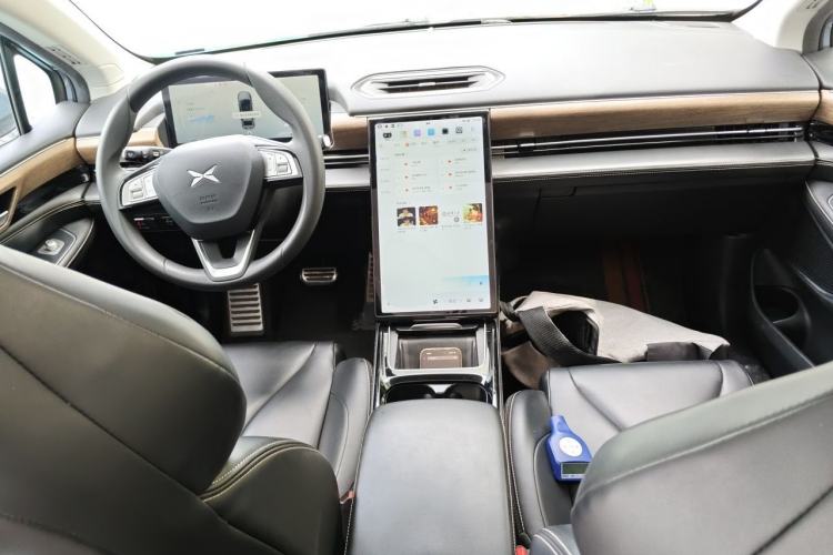 Used XPeng P5 2023 Smart Drive Edition Center Console