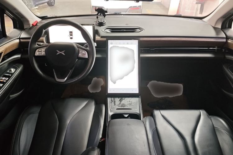 Used XPeng P5 2023 Smart Drive Edition Center Console