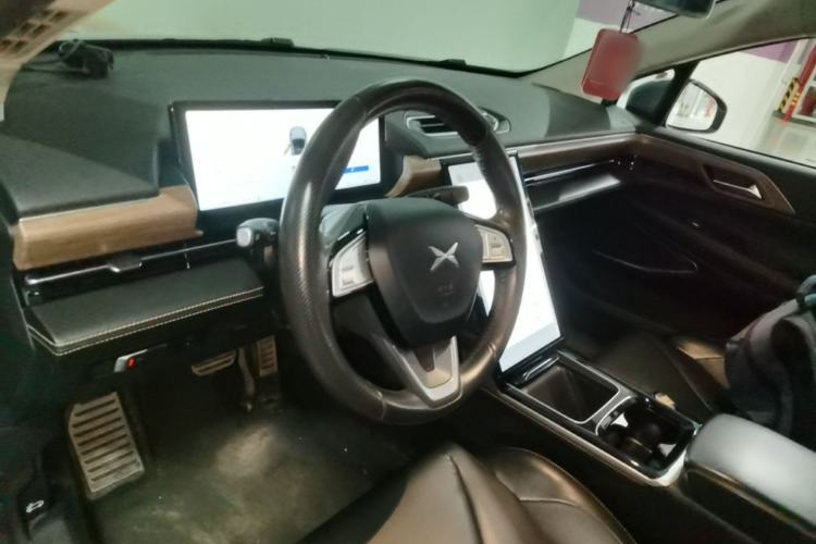 Used XPeng P5 2023 Smart Drive Edition Center Console