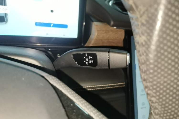 Used XPeng P5 2023 Smart Drive Edition Gear Lever