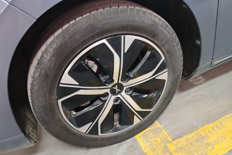Used XPeng P5 2023 Smart Drive Edition Left Front Wheel Hub