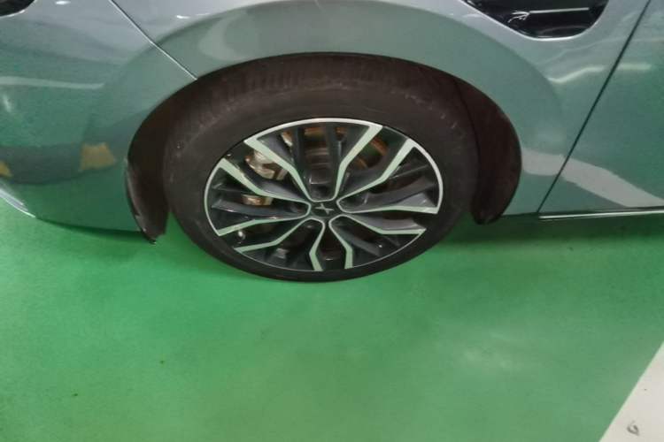 Used XPeng P5 2023 Smart Drive Edition Left Front Wheel Hub