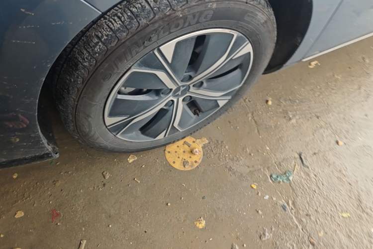 Used XPeng P5 2023 Smart Drive Edition Left Front Wheel Hub