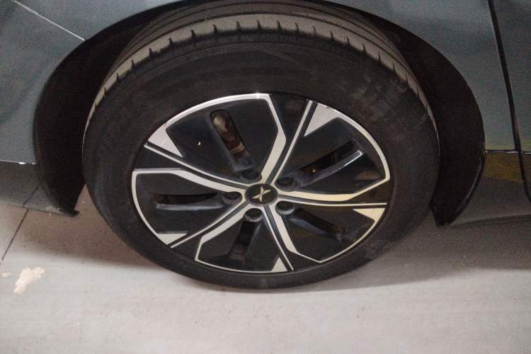Used XPeng P5 2023 Smart Drive Edition Right Rear Wheel Hub