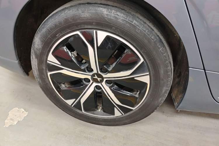 Used XPeng P5 2023 Smart Drive Edition Right Rear Wheel Hub