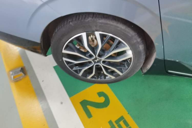 Used XPeng P5 2023 Smart Drive Edition Right Rear Wheel Hub