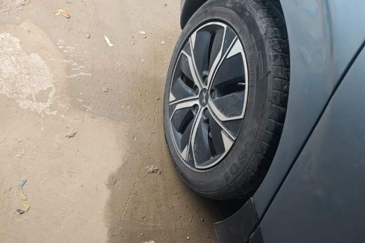 Used XPeng P5 2023 Smart Drive Edition Right Rear Wheel Hub