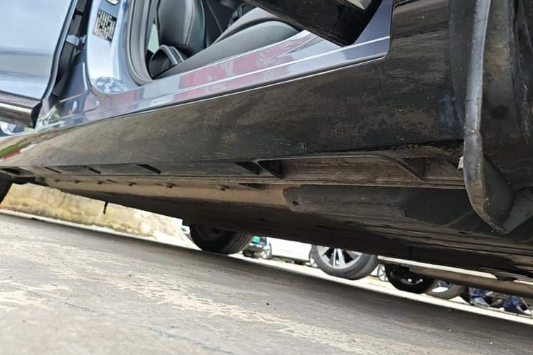 Used XPeng P5 2023 Smart Drive Edition Right Side Sill