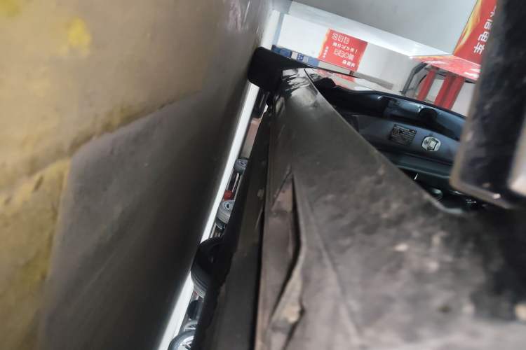 Used XPeng P5 2023 Smart Drive Edition Right Side Sill